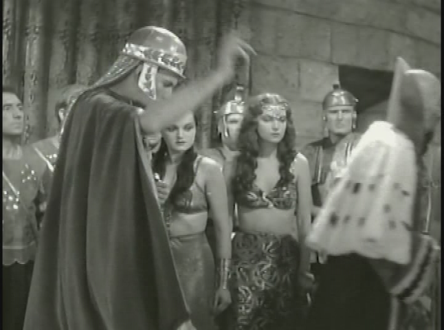 Saturday Serials:  Flash Gordon Space Soldiers pt. 3