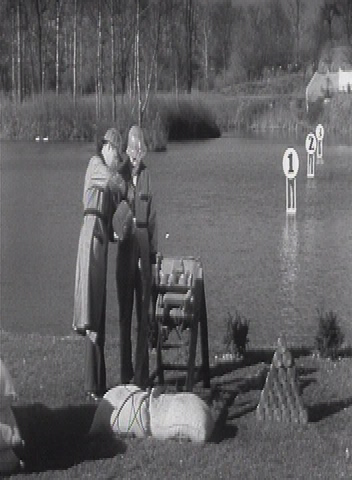 SHORTS: Something for Nothing (1940)